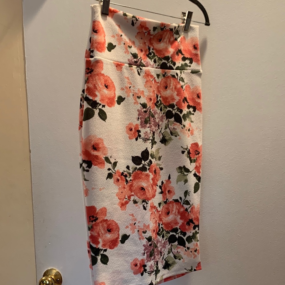 Silhouette nyc, S, floral pencil skirt